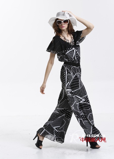 例格女装春夏新品  美好身段尽情展示