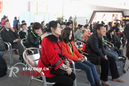 祝贺“中国童装行业发展论坛”参展2013CHIC圆满成功
