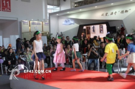 祝贺“中国童装行业发展论坛”参展2013CHIC圆满成功