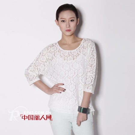 韩版精致蕾丝T  打造逆龄清新美女