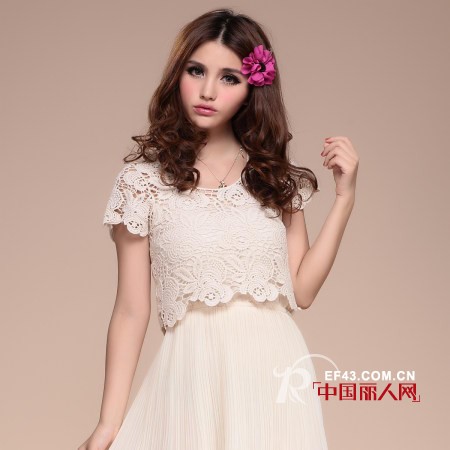 韩版精致蕾丝T  打造逆龄清新美女