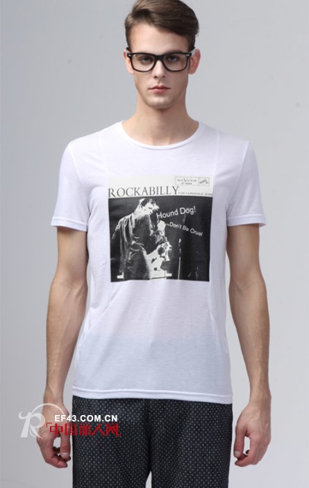 马克华菲男装 胶质印花T恤穿出欧美街头范儿