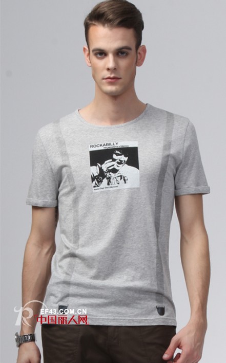 马克华菲男装 胶质印花T恤穿出欧美街头范儿