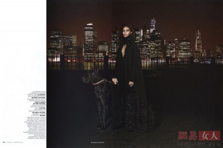 第一超模Joan Smalls黑丝美腿上演极致诱惑