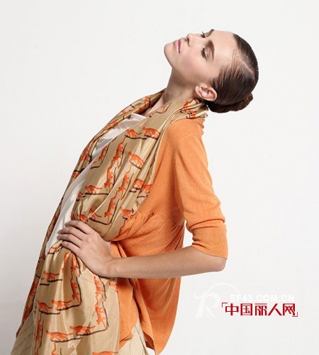 嘉彩女装橙色单品席卷你的衣橱