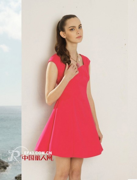 佳莉丝品牌女装 荧光色让你亮眼一夏