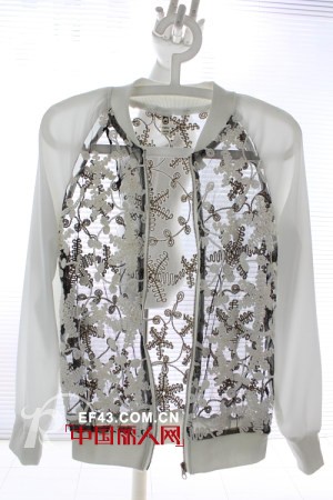 4月运动混搭风 百搭款棒球服新鲜出炉