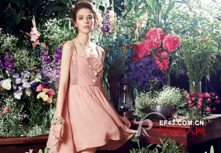 蓝色倾情服饰2013年春夏新品画册发布