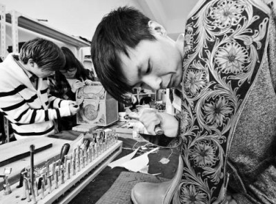 皮雕画——皮革上的“舞蹈”