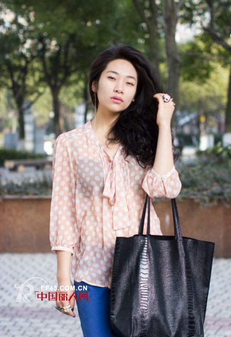 春夏雪纺不能少 清新美女教你穿出轻盈感