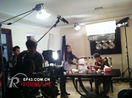 T100亲子童装跨界电影演绎新都市温情