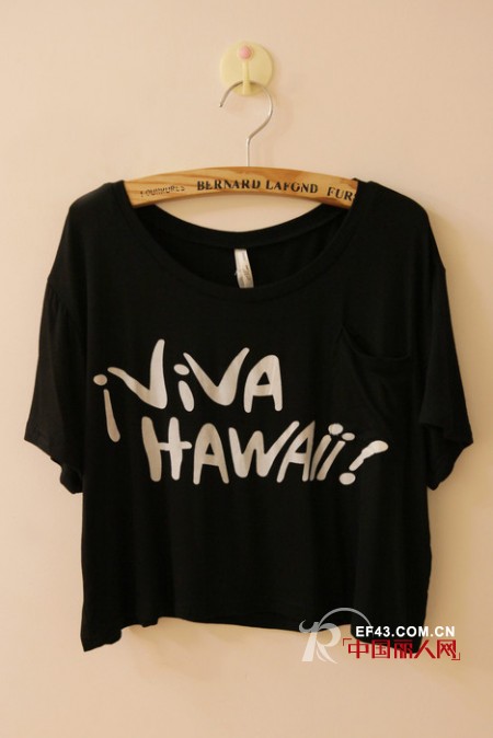 春日展现性感利器单品 新潮露脐装来袭