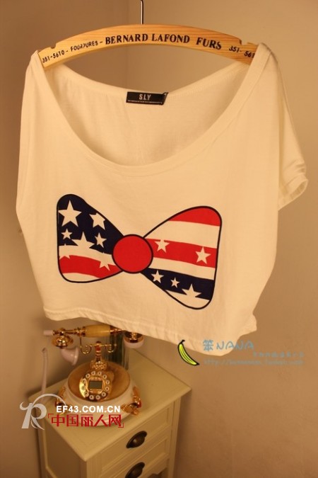 春日展现性感利器单品 新潮露脐装来袭