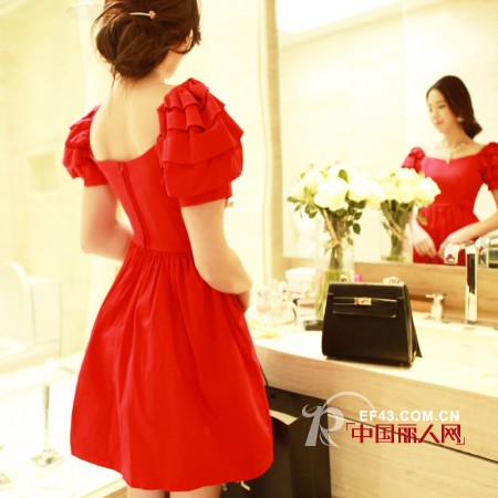 花样小资连衣裙  玩转整个春夏