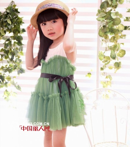 熊贝儿童装  给孩子一个独一无二的童年