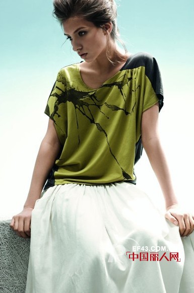 “哲迪”品牌女装:伴随和煦阳光挥洒你青春自然