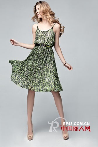 依然浪漫品牌女装 2013春夏新款时尚依然