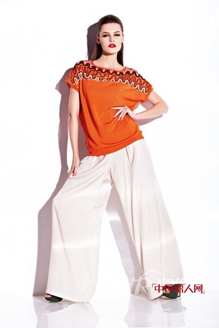 嘉彩女装:岁月累积沉淀品质  区域模式保护加盟商利益