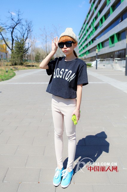 纯净白leggings打造无暇美Look