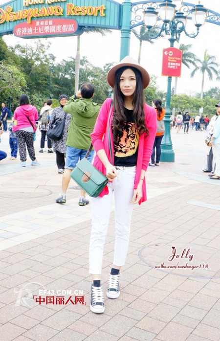 纯净白leggings打造无暇美Look