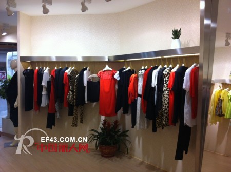 热烈庆祝艺梦来时尚女装湖南长沙城南中路店盛大开业