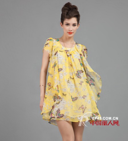 宝丝露品牌女装  轻盈雪纺连衣裙体现女性动感美