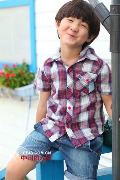 SINGWEARKIDS欣薇尔童装  缔造孩子幸福快乐的童年