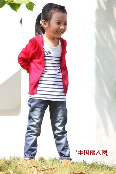 SINGWEARKIDS欣薇尔童装  缔造孩子幸福快乐的童年