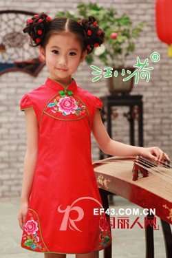 汪小荷中式童装  喜庆红色礼服震惊全场