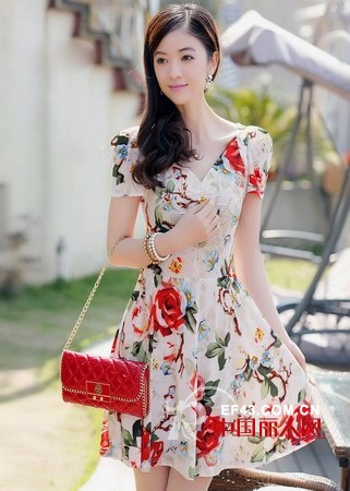 MOKE魔扣品牌女装 春夏新品甜美霸气全HOLD住