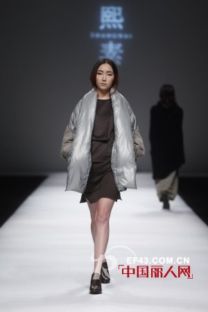 新锐女装品牌“熙素”上海时装周2013秋冬发布会