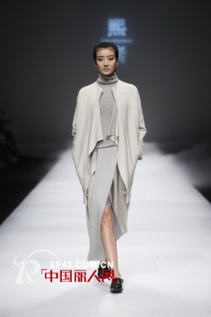 新锐女装品牌“熙素”上海时装周2013秋冬发布会
