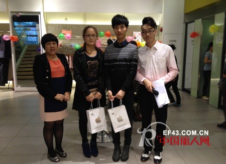 Freebird自由鸟iPhone5时尚送现场颁奖