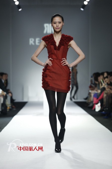 丝袜品牌RENOWN聚焦上海时装周“星光璀璨”