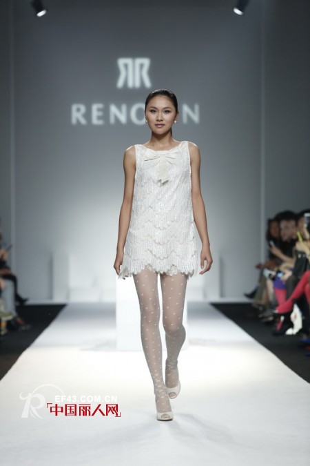 丝袜品牌RENOWN聚焦上海时装周“星光璀璨”