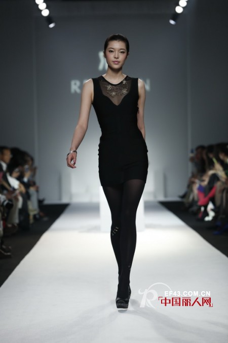 丝袜品牌RENOWN聚焦上海时装周“星光璀璨”