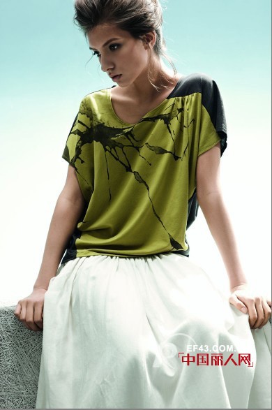 哲迪品牌女装 洋溢青春拥抱自然