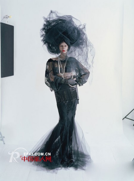 奇特风格高级定制大片尽显诡异风范