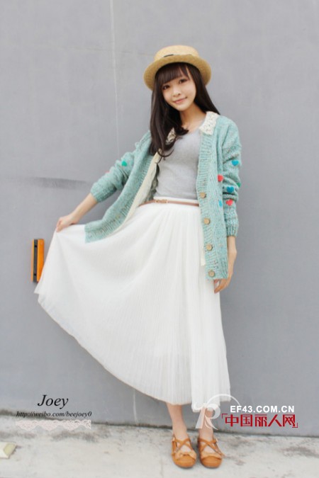 长裙随风摇摆 穿出飘逸范儿你最吸睛