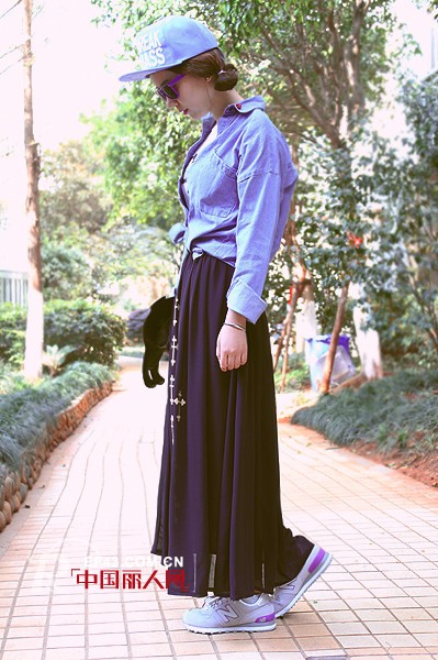 长裙随风摇摆 穿出飘逸范儿你最吸睛