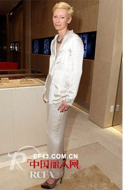 春季睡衣外穿新时尚  休闲舒适又大牌