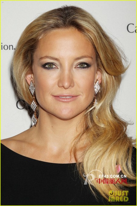 凯特·哈德森 伊丽莎白·赫莉闪耀热粉派对红毯