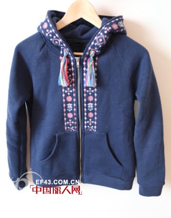 春夏卫衣当道 炫彩潮范儿吸睛搭