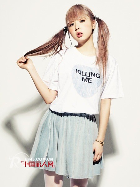 简单T恤不简单穿法 日韩MM教你穿搭不出错