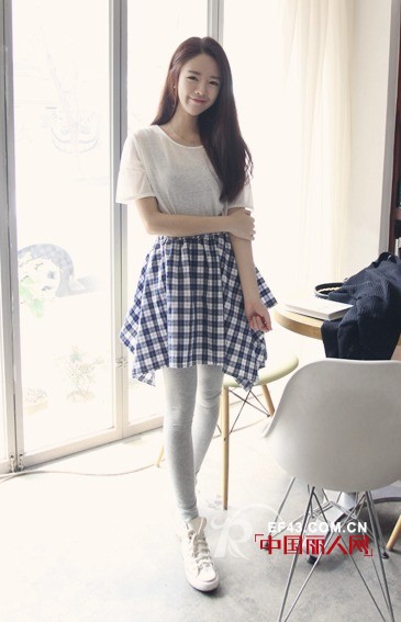 简单T恤不简单穿法 日韩MM教你穿搭不出错