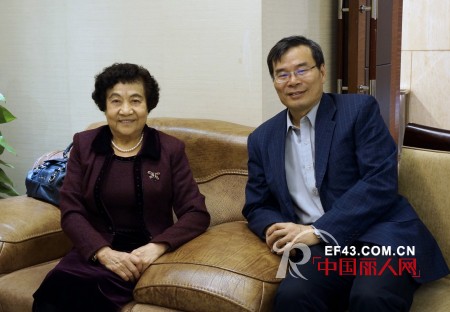 热烈祝贺秦群生先生当选为第八届深圳纺织行业协会副会长