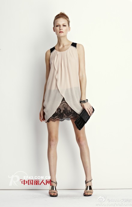 艾莱依精致蕾丝巧点缀 尽显女子温婉之美