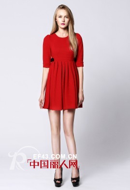 直截了当的美丽 红贝缇夏装新款上市