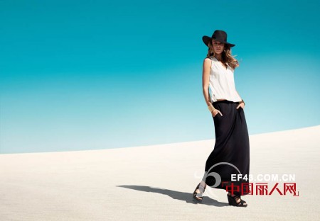 秀场新人弗丽达·古斯塔夫松为H&M拍摄春夏新品