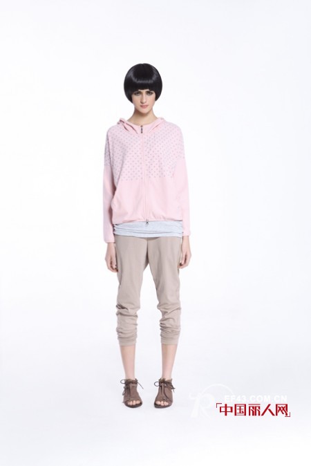 SHUIMIAO水淼女装  展现女性简约温婉特质